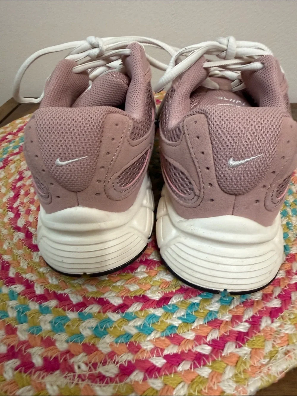 Nike V5 RNR Women's Particle Pink/Black/Ivory Mesh Athletic Sneakers 8.5m - Picture 3 of 12